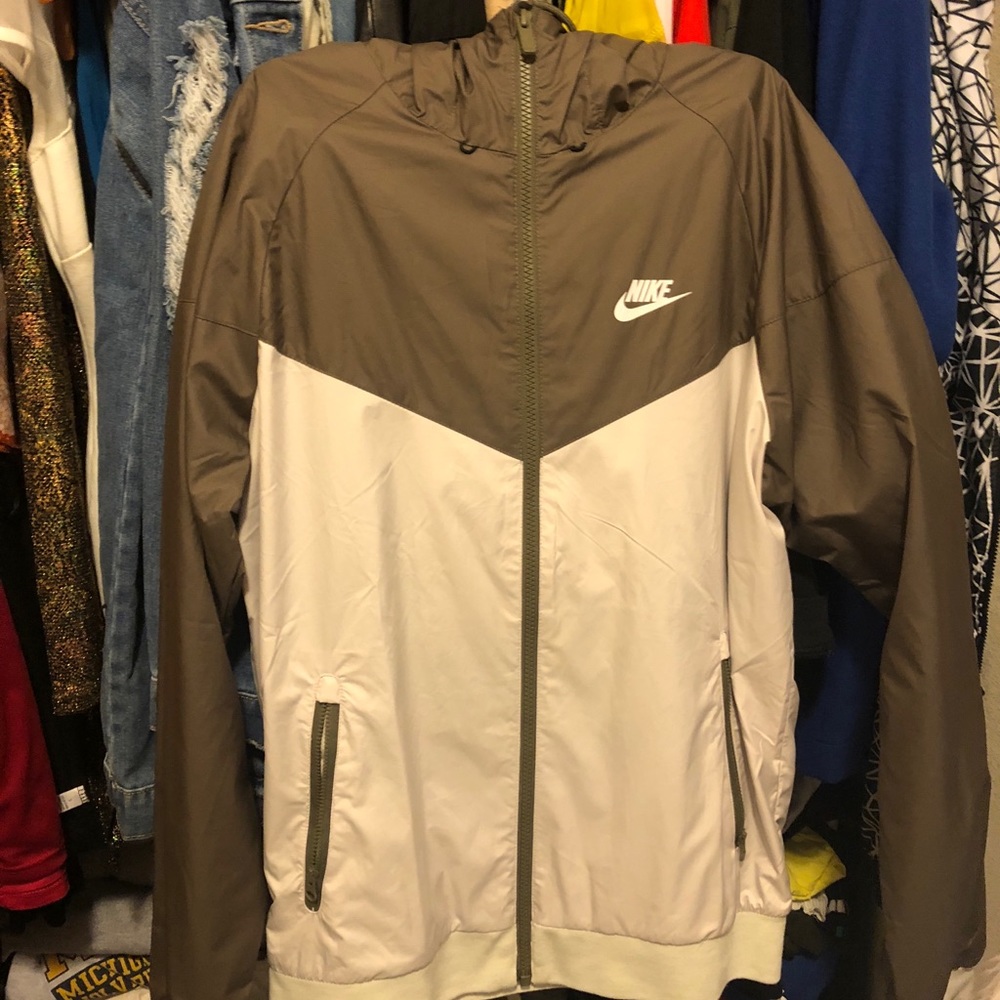 Women’s Nike Windbreaker